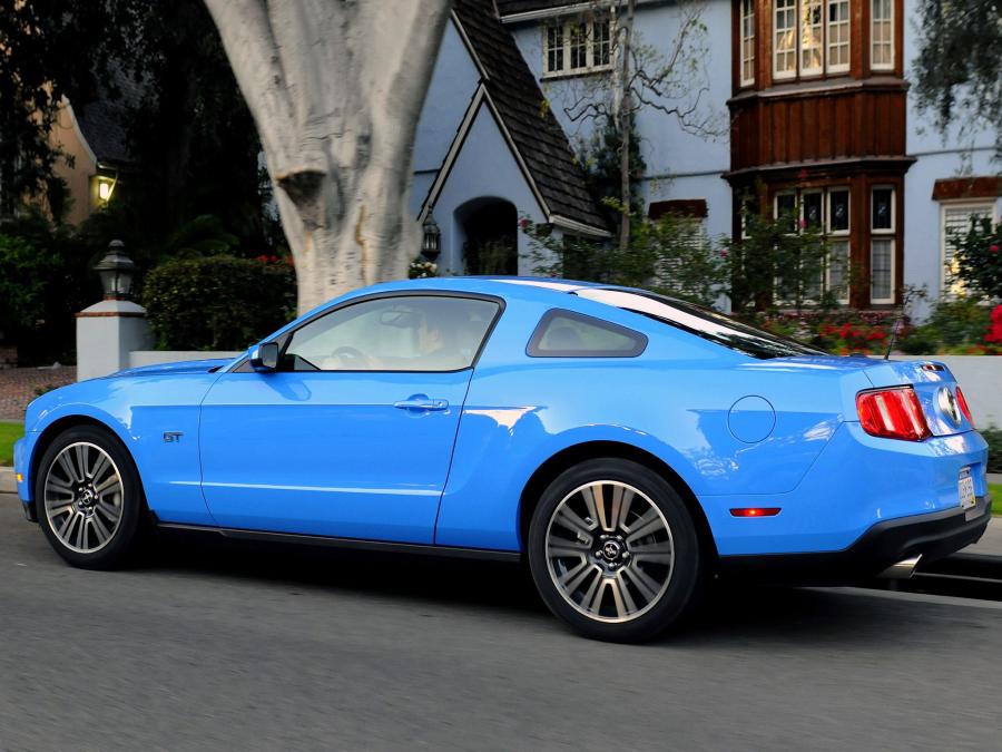  Ford Mustang GT 2010 года  (фото 191 из 213)
